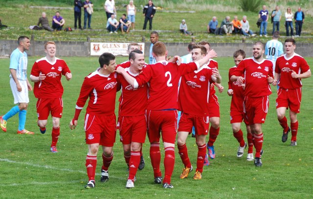 Celebrations after Ross double Glens' lead