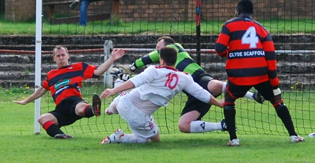 KirkintillochvGlenaftonLgeA1213_dempster