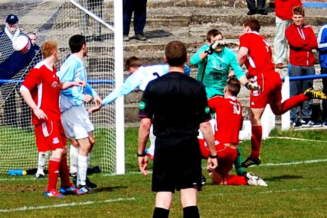 Glen Mitchell doubles the lead