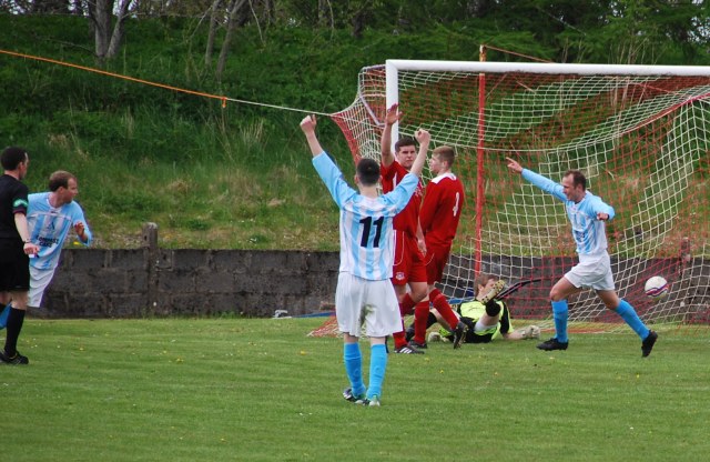 Stephen McKeown levels the tie