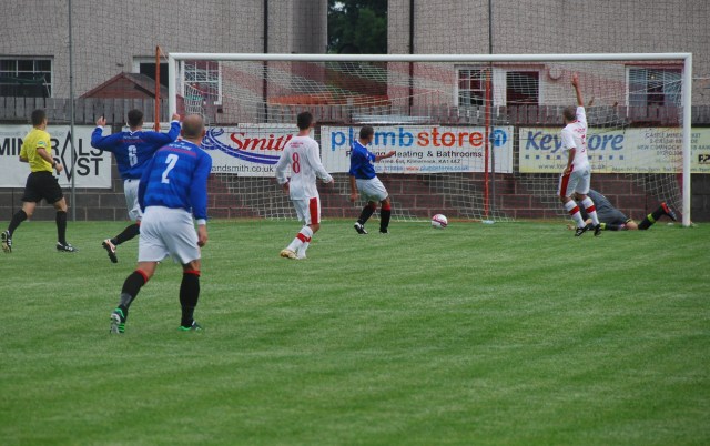 Maxwell hammers homes his second