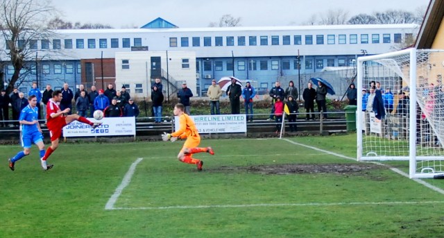 Cammy Marlow goes close