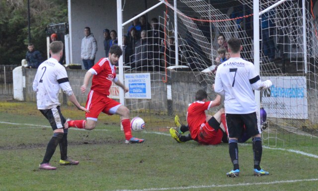 Michael Reilly puts the Glens ahead