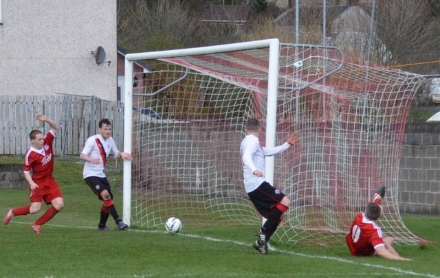 Aaron Connolly sets up Findlay Frye for the winner