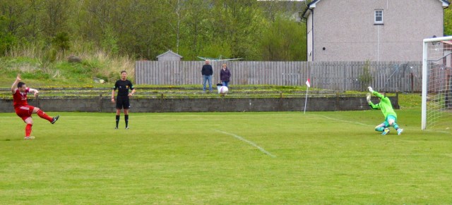 Alain Kinney picks his spot