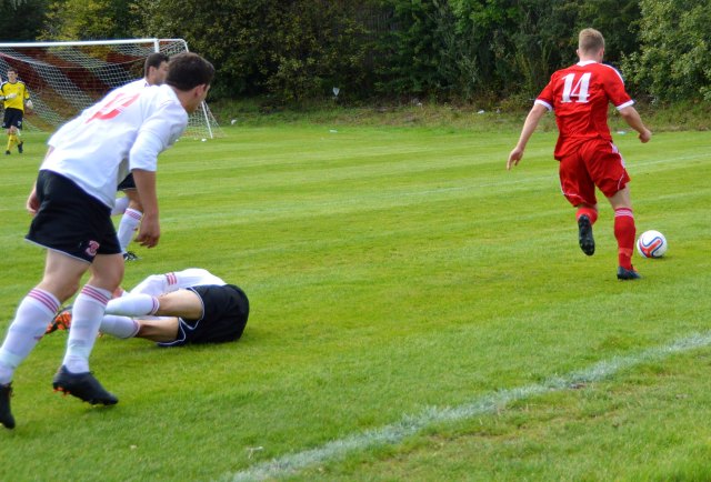 'He's Off - Darren McGill takes out 3 Bankies'