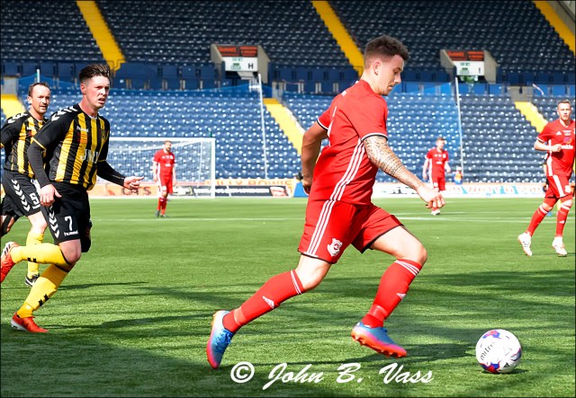 Dan Orsi cuts inside to cross for Cameron Marlow to score the equaliser.jpg